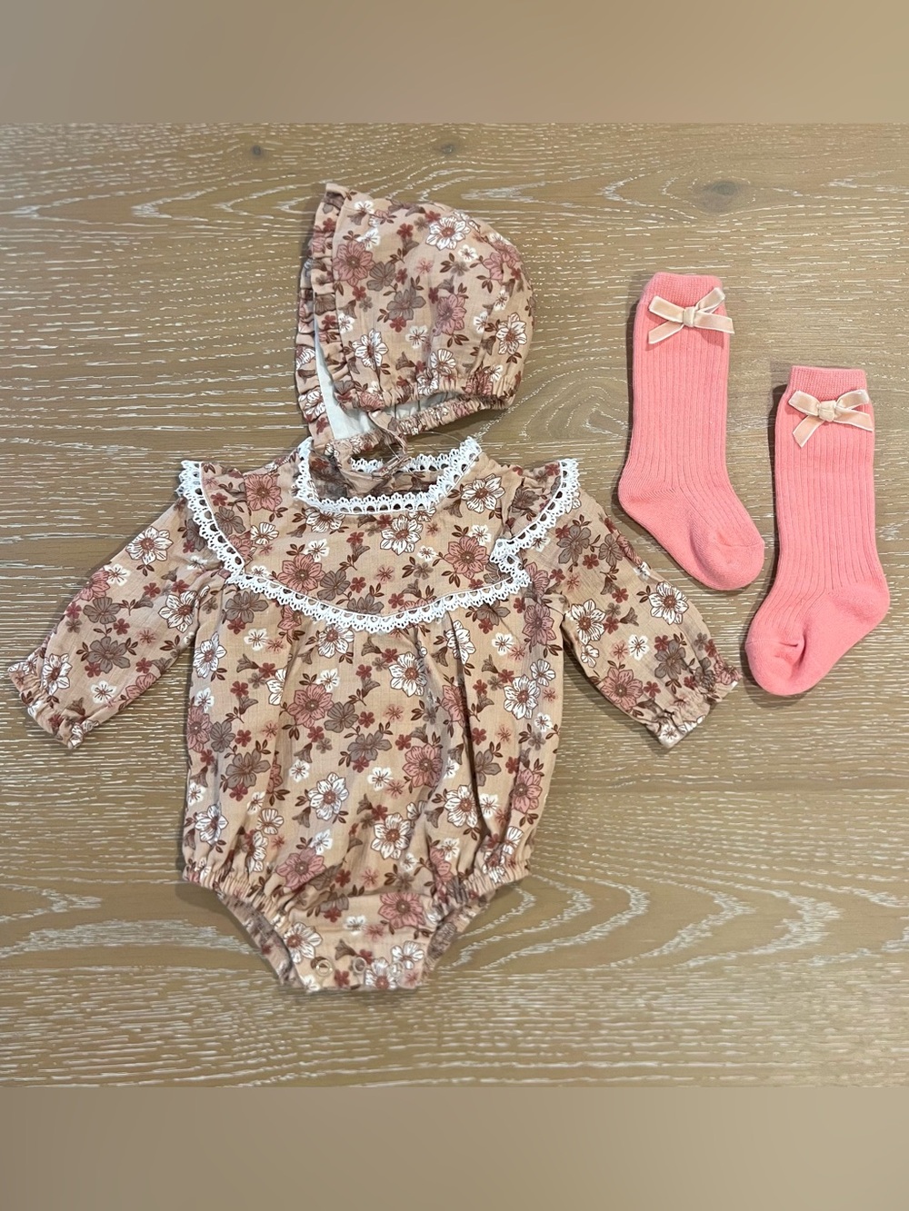 Nicole Miller Baby Girl Fall Floral Bubble Romper Outfit Set 0-3M Socks Bonnet